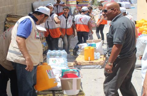 وفد إماراتي يوزع مساعدات على المتضررين في غزة